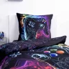 Gamer kontroller mintás ágyneműhuzat – 100% poliészter, neon dizájn, kétoldalas minta, 135x200 cm paplanhuzat és 80x80 cm párnahuzat, cipzáras záródással, 40°C-on mosható