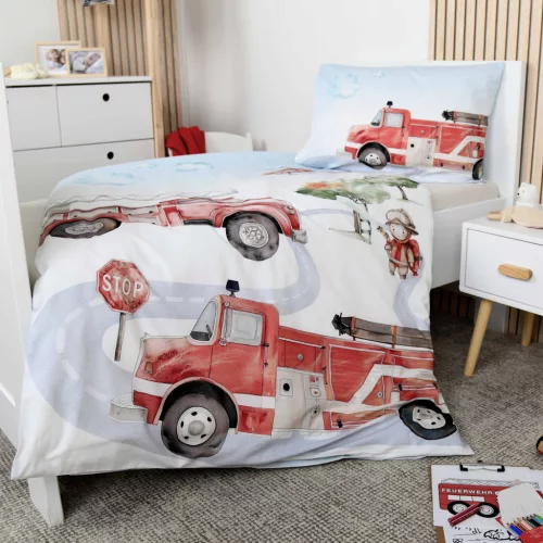 Tűzoltós mintás ovis ágyneműszett paplannal, párnával és 30×30×30 cm-es tárolódobozzal – tökéletes választás ovisoknak